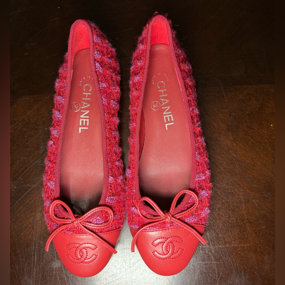 CHANEL Red Tweed Bow Flats